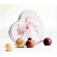Heart tin box Pralinés & Truffes - Aeschbach Chocolatier