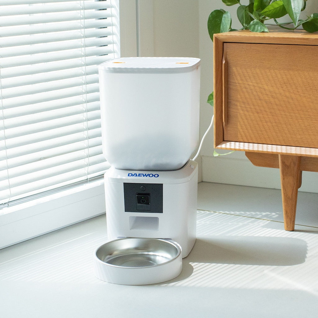 Distributeur automatique de nourriture intelligent Daewoo avec caméra 7 L (1 pièce)