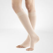 VenoTrain Soft AD KKL2 Grösse M normal/long offene Fussspitze creme Haftband Noppen 3cm (1 Paar)