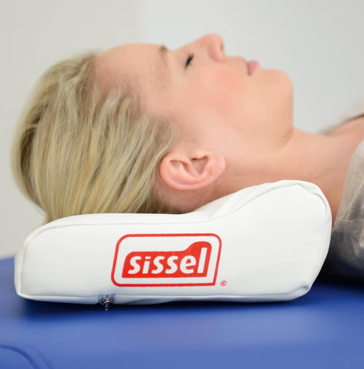 Sissel Nackenkissen Compact Pillow mit Veloursbezug, 37x25cm (1 Stk)