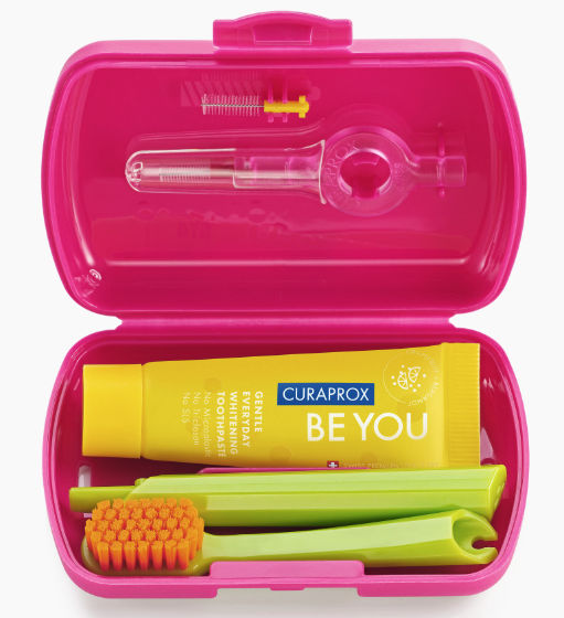 Curaprox Travel Set Zahnbürsten & Whitening-Zahnpasta Display (12 Stk)