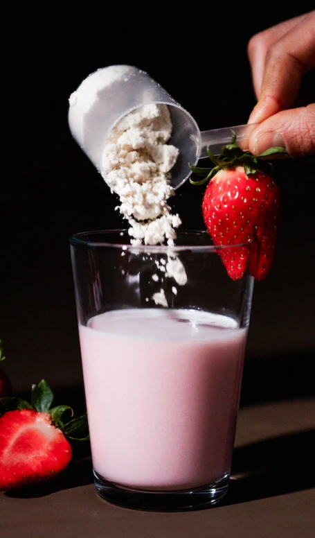 GO FITNESS 100% Whey Protein Strawberry (900g)