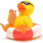 LiLaLu Badeente im Schwimmreif (1 Stk)